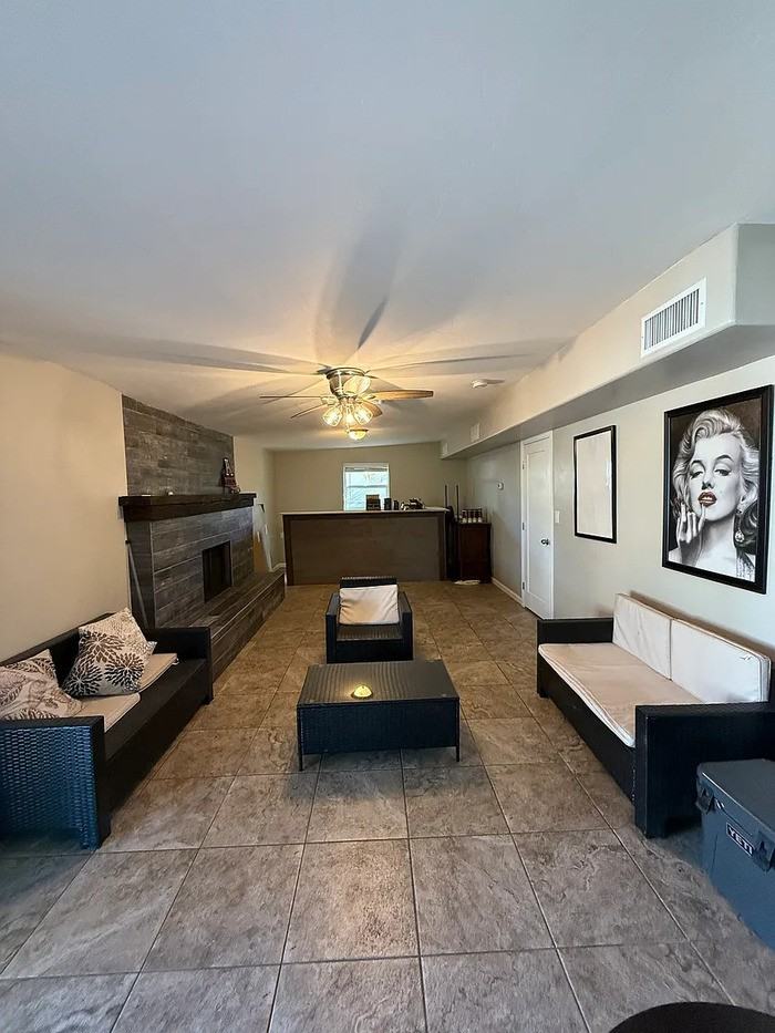 1715 E Miles St - Photo 2 of 14