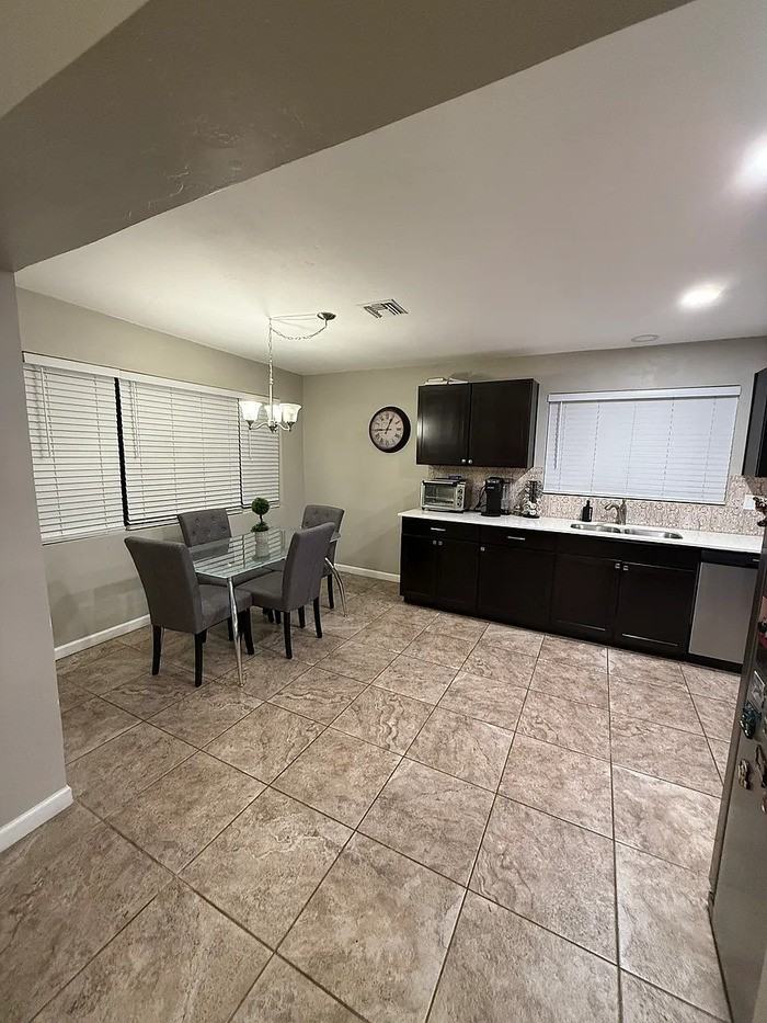 1715 E Miles St - Photo 4 of 14