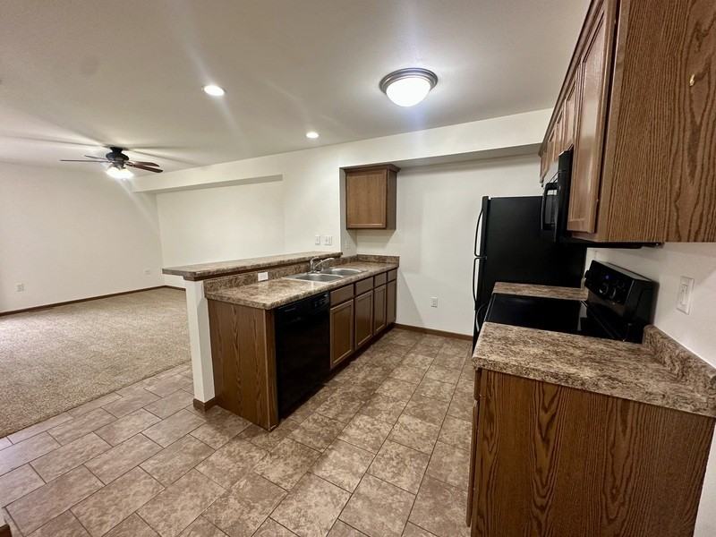 1115 Prairie Rose Dr Sw #D - Photo 3 of 23