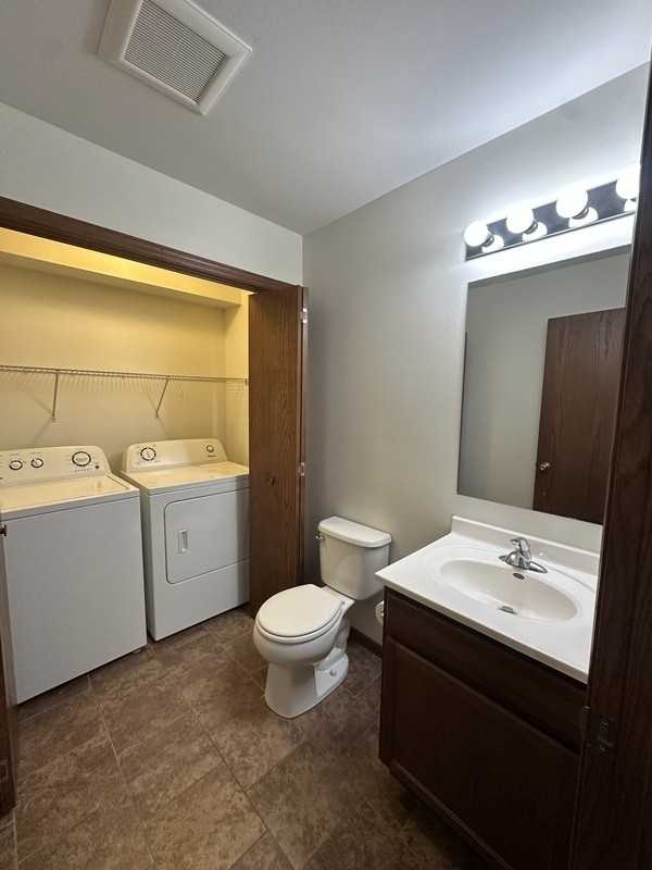 1115 Prairie Rose Dr Sw #D - Photo 5 of 23