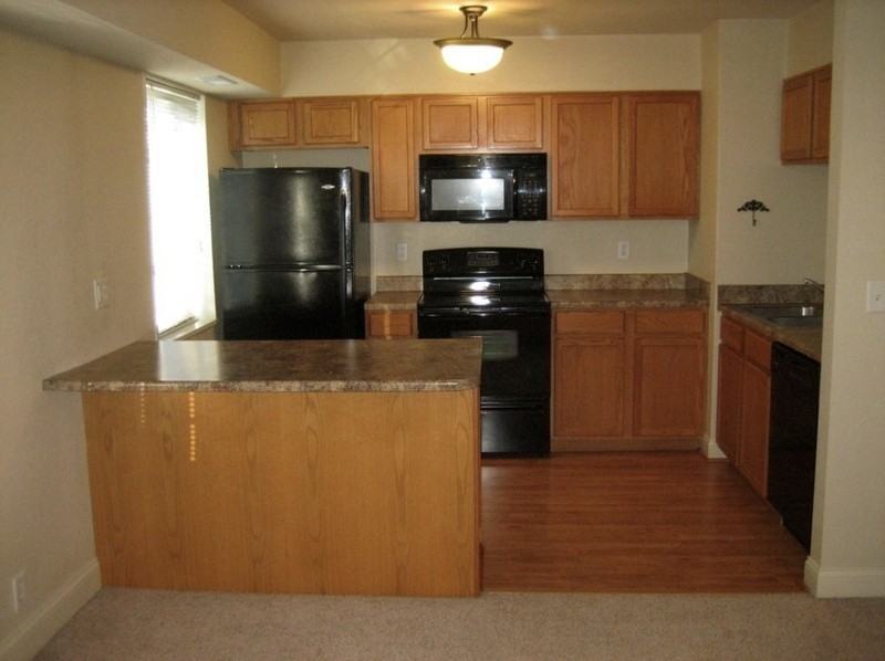 513 Grandview Ct - Photo 2 of 10