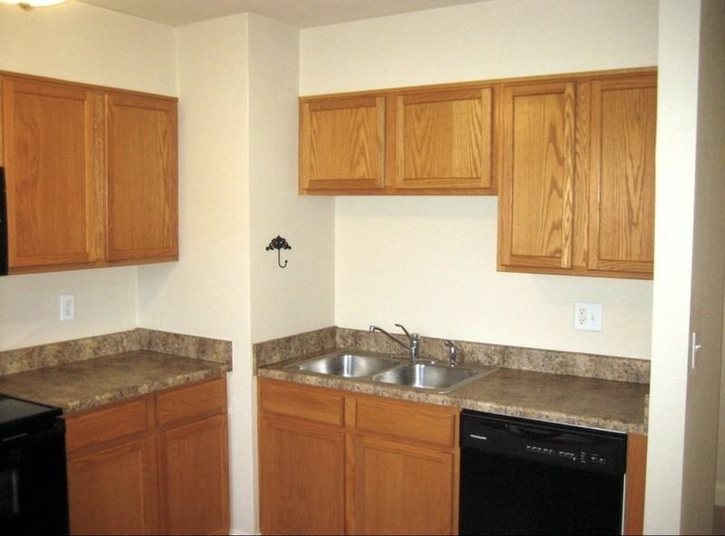 513 Grandview Ct - Photo 3 of 10