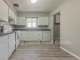 4717 Gladstone St - Photo 1 of 1