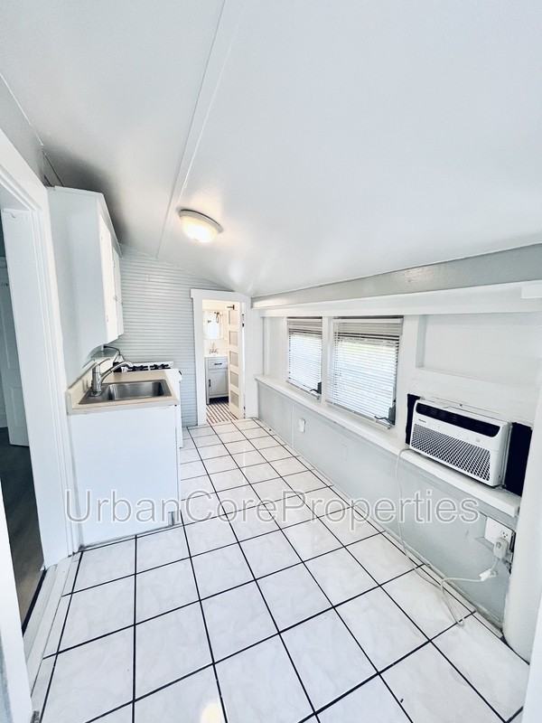 235 7th Ave N #4 - Photo 5 of 7