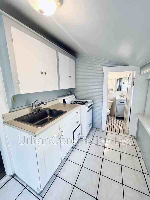 235 7th Ave N #4 - Photo 6 of 7