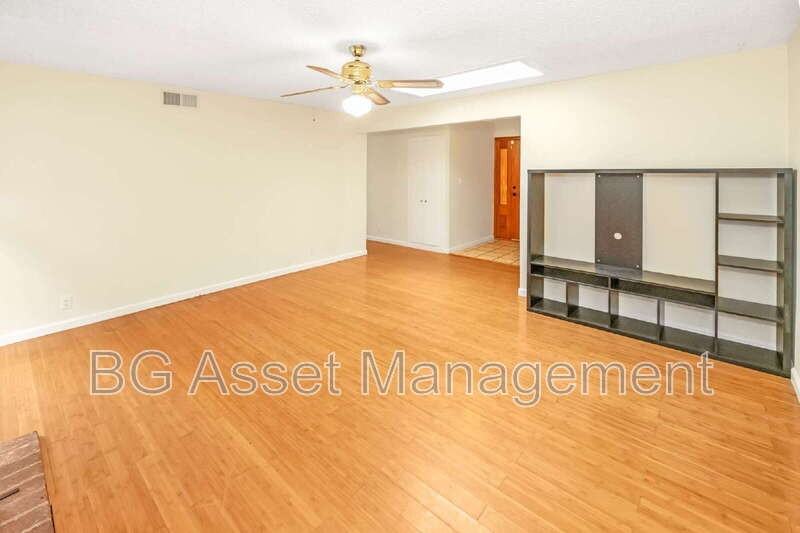 1550 Kildare Way - Photo 5 of 31