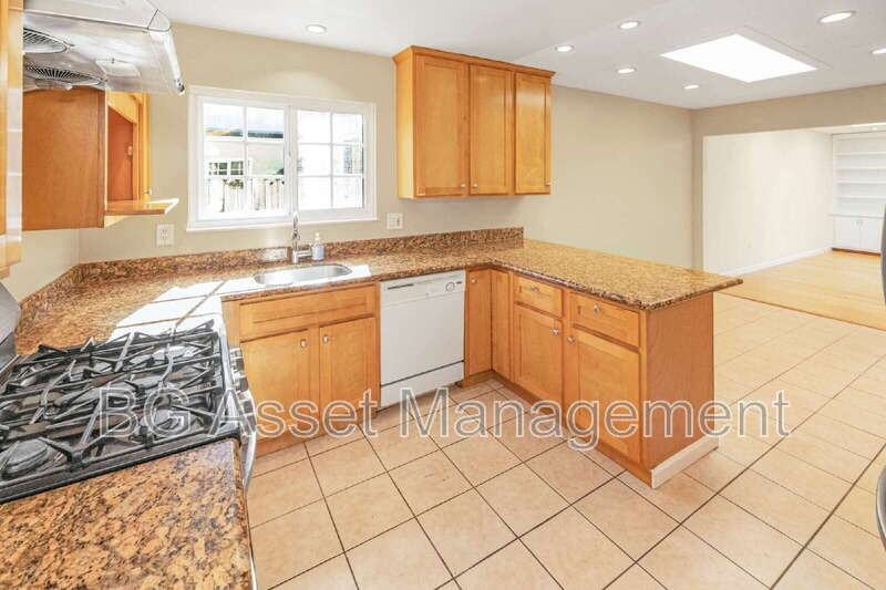 1550 Kildare Way - Photo 6 of 31