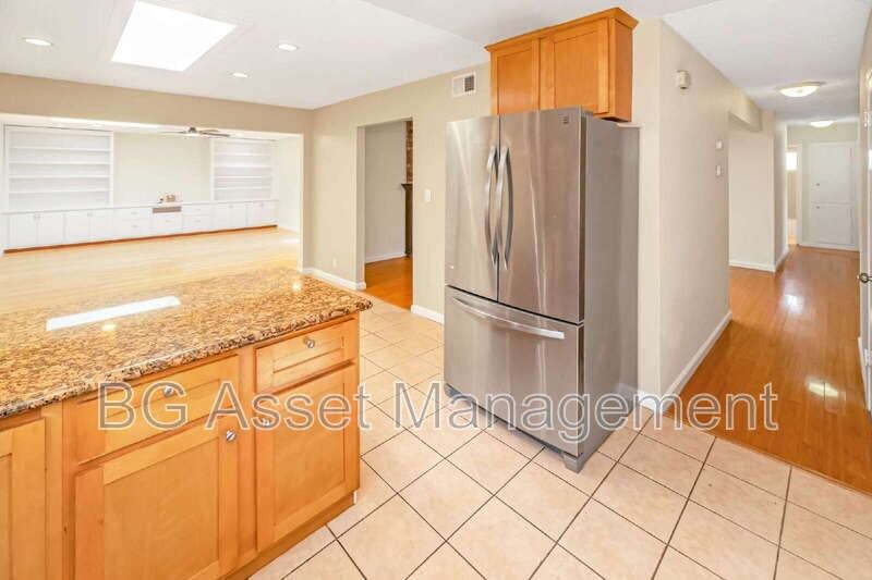 1550 Kildare Way - Photo 7 of 31