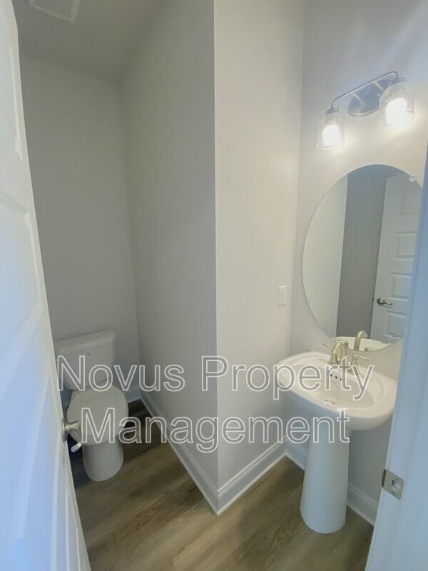 210 Laney Dr - Photo 5 of 27