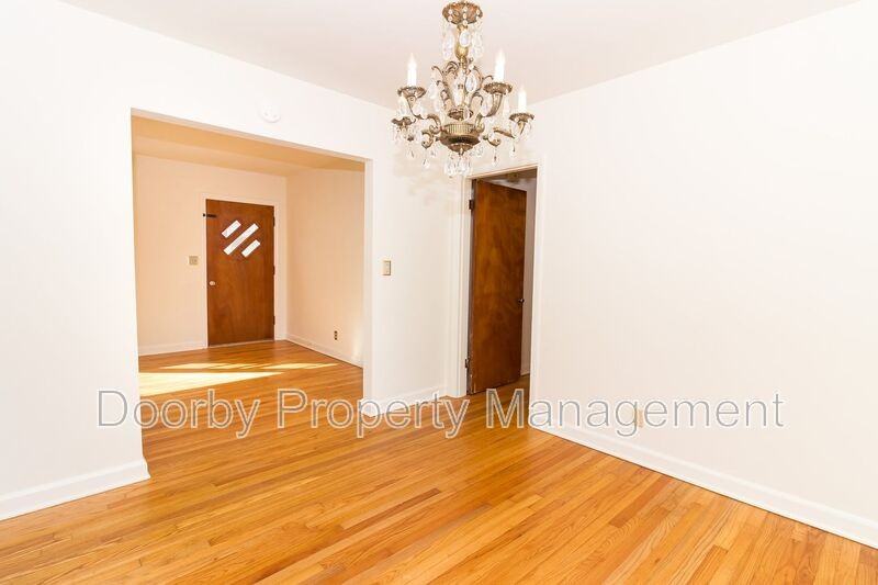 203 Dawn St - Photo 5 of 18