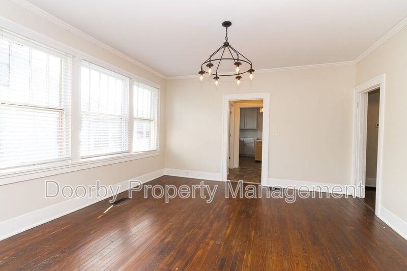 2112 Duncan Ave - Photo 4 of 19