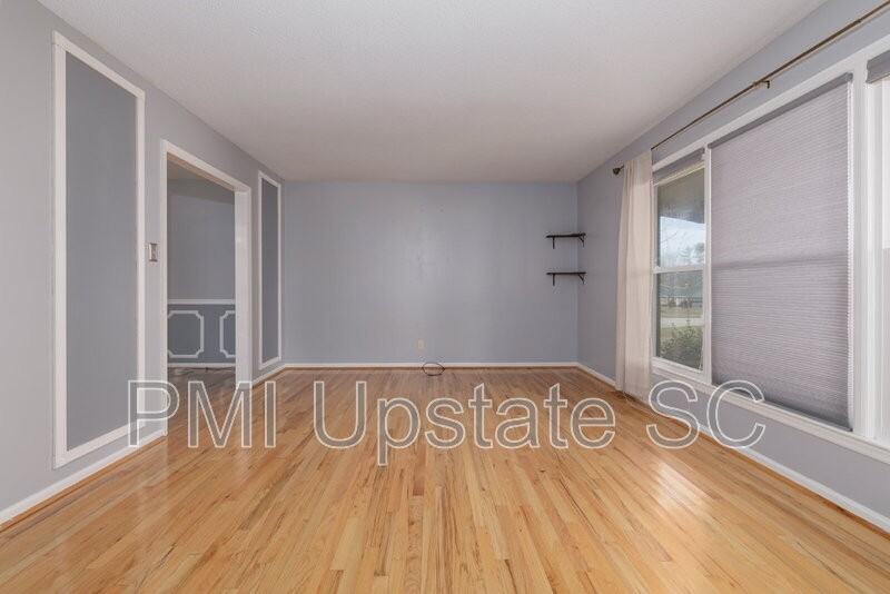 103 Avondale Dr - Photo 6 of 40