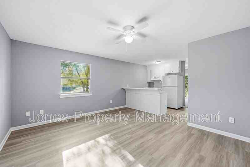 905 Chimneys Ln #1204 - Photo 4 of 18