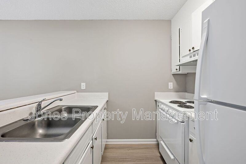 905 Chimneys Ln #1204 - Photo 5 of 18