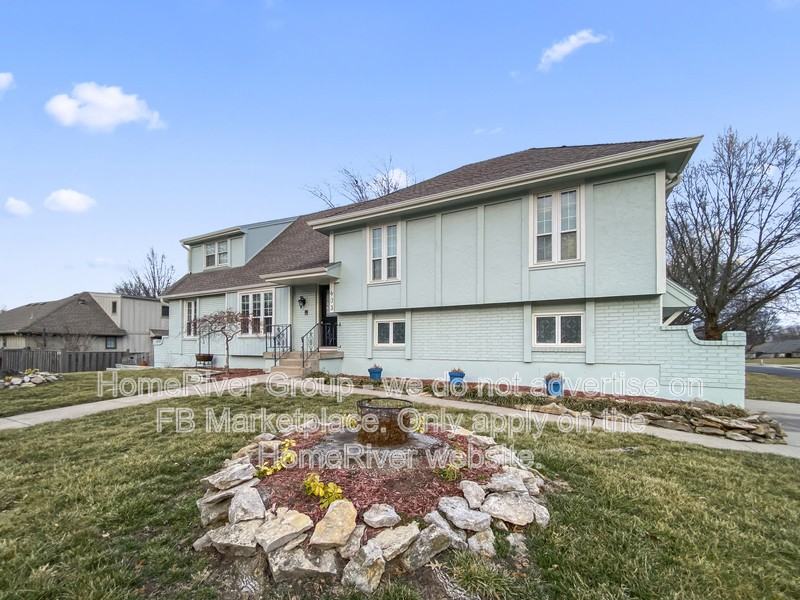 403 Se Richardson Pl - Photo 2 of 28