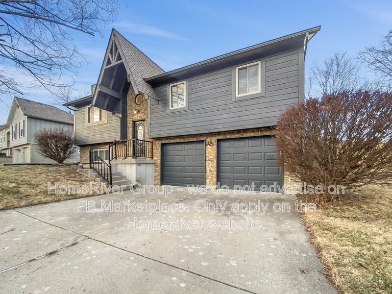 2112 Se 3rd St - Photo 2 of 28