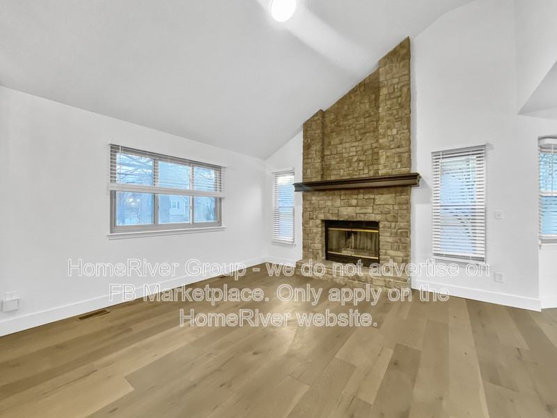 2112 Se 3rd St - Photo 7 of 28