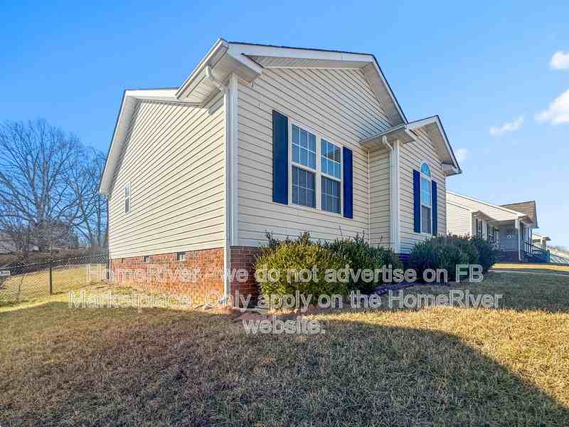 3622 Southpark Dr - Photo 3 of 22