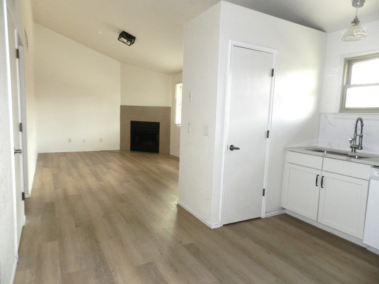 2510 E Eastland St - Photo 5 of 20