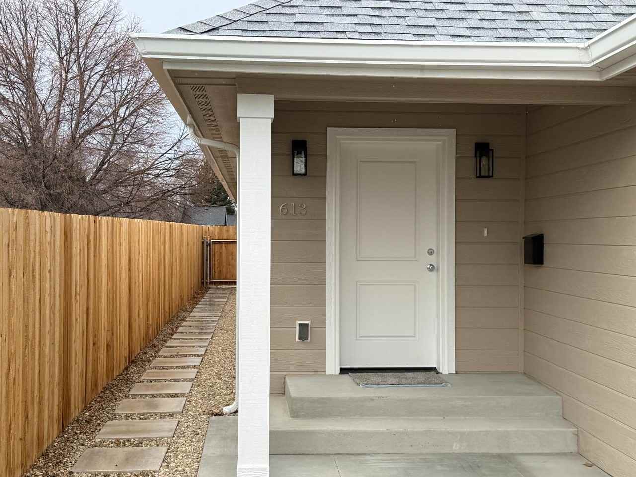 Olive Street Duplex - Photo 2 of 8