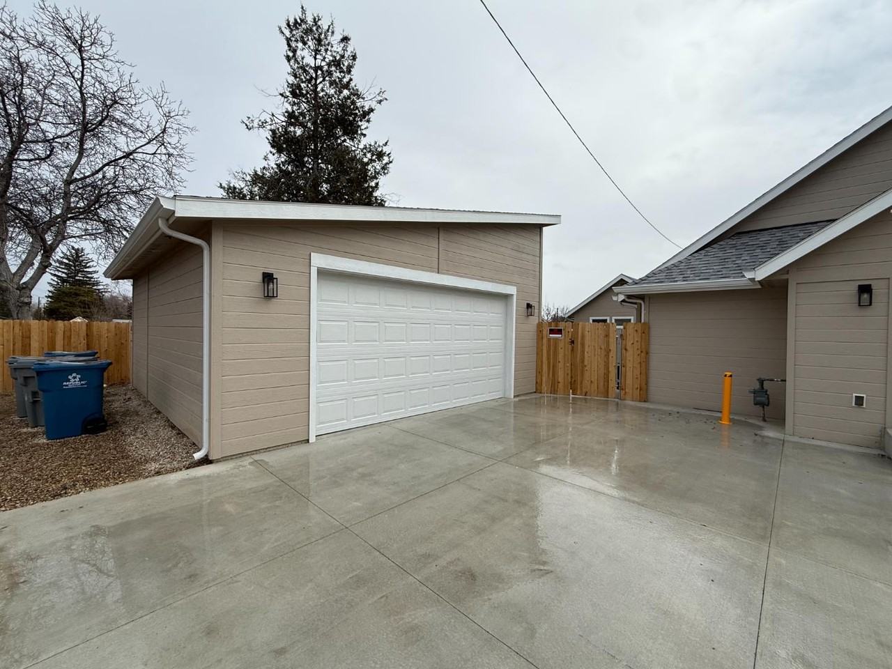 Olive Street Duplex - Photo 7 of 8