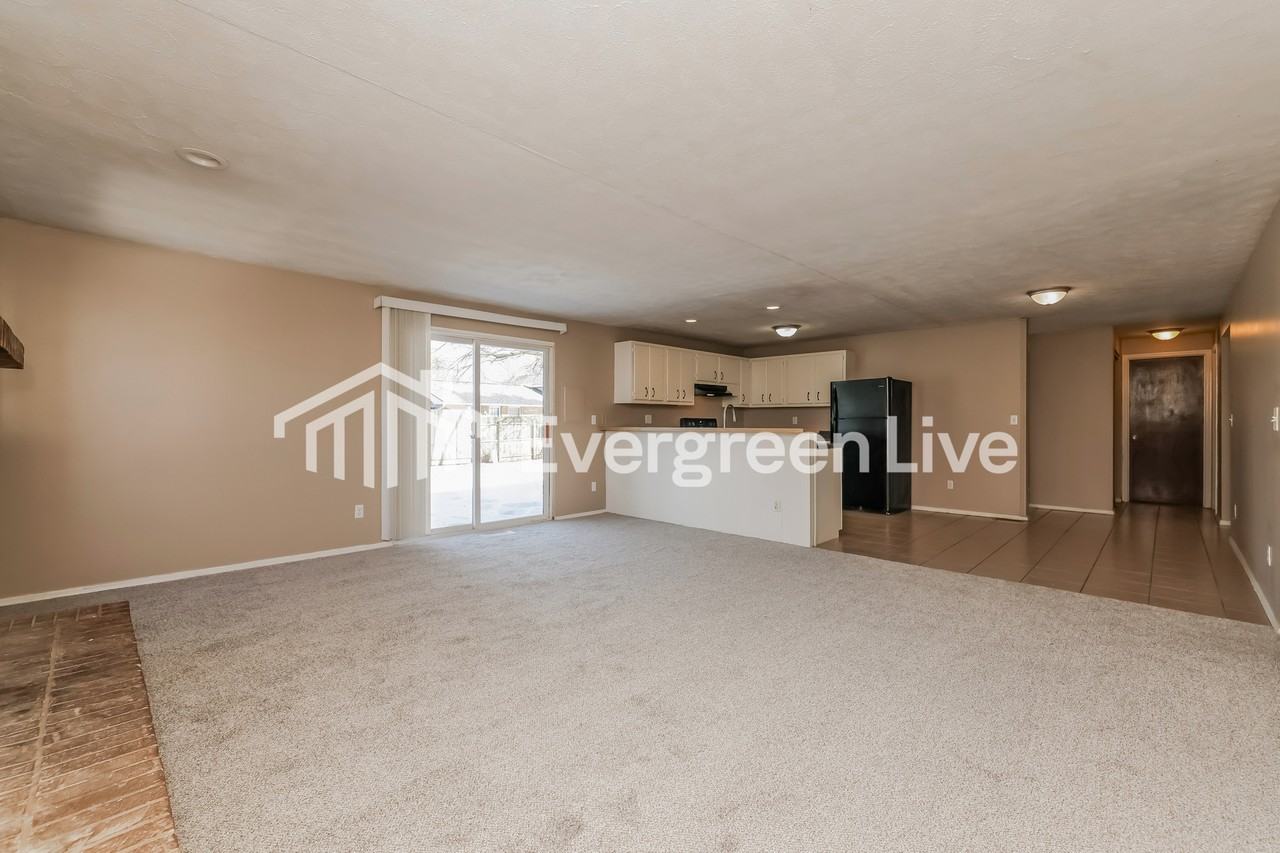 5847 Charlesgate Rd - Photo 5 of 15