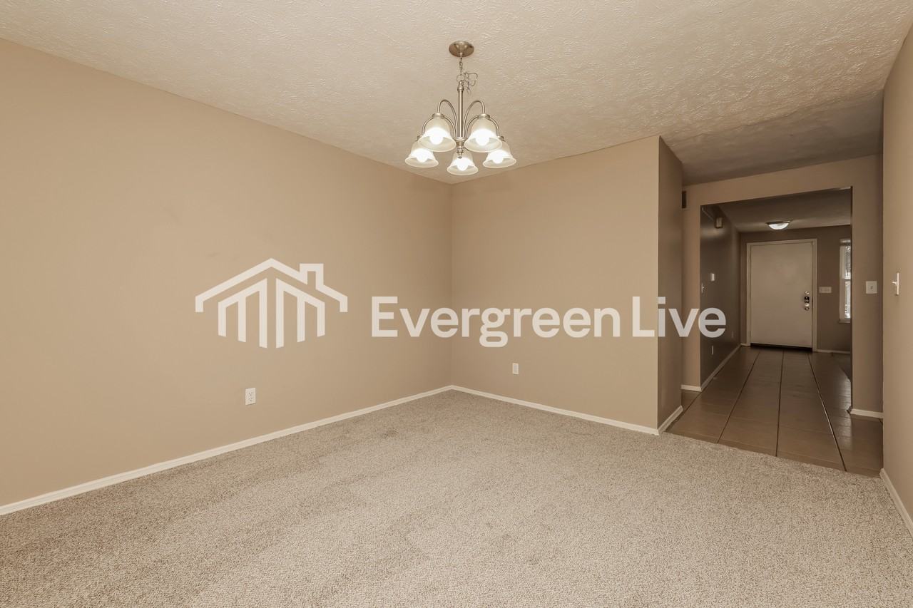 5847 Charlesgate Rd - Photo 6 of 15