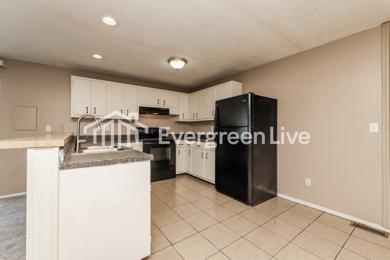 5847 Charlesgate Rd - Photo 7 of 15