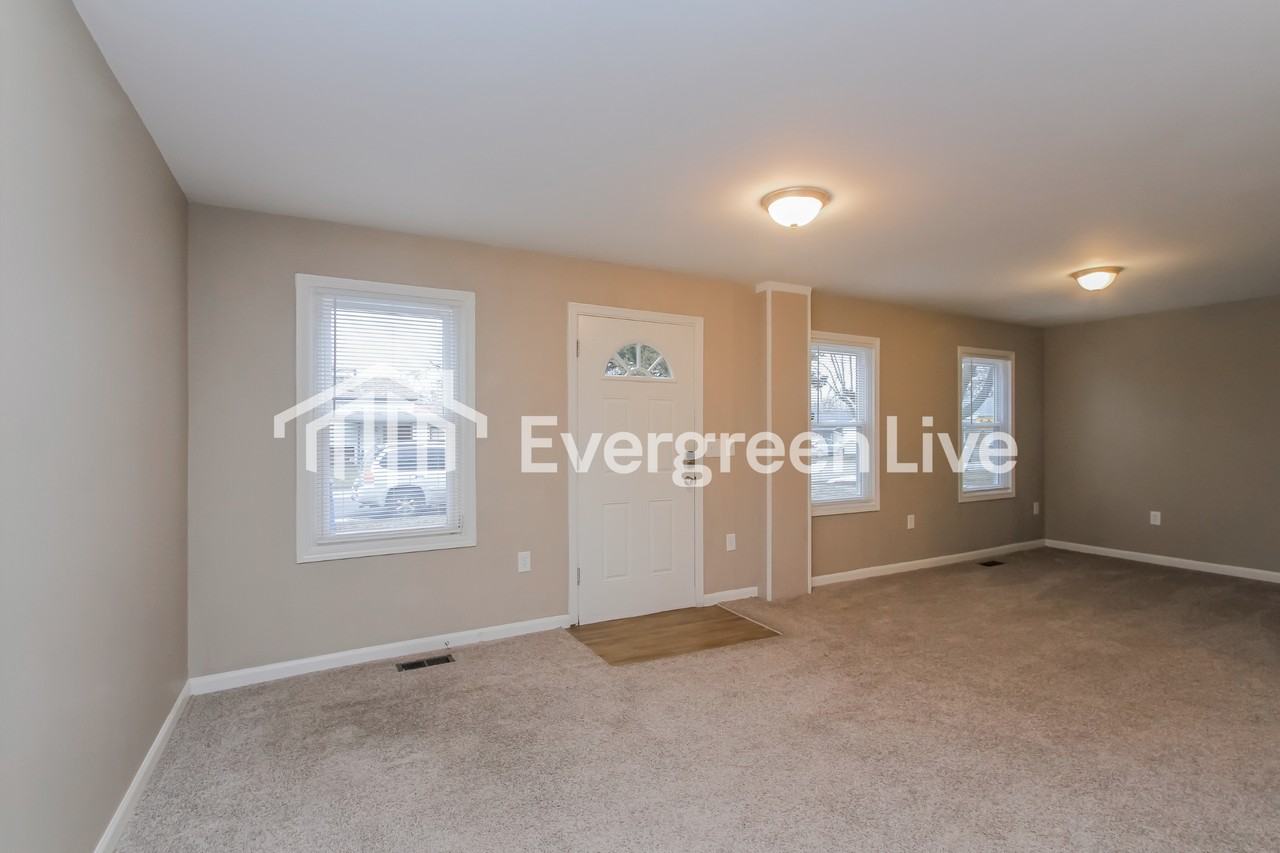 605 S Mickley Ave - Photo 4 of 15