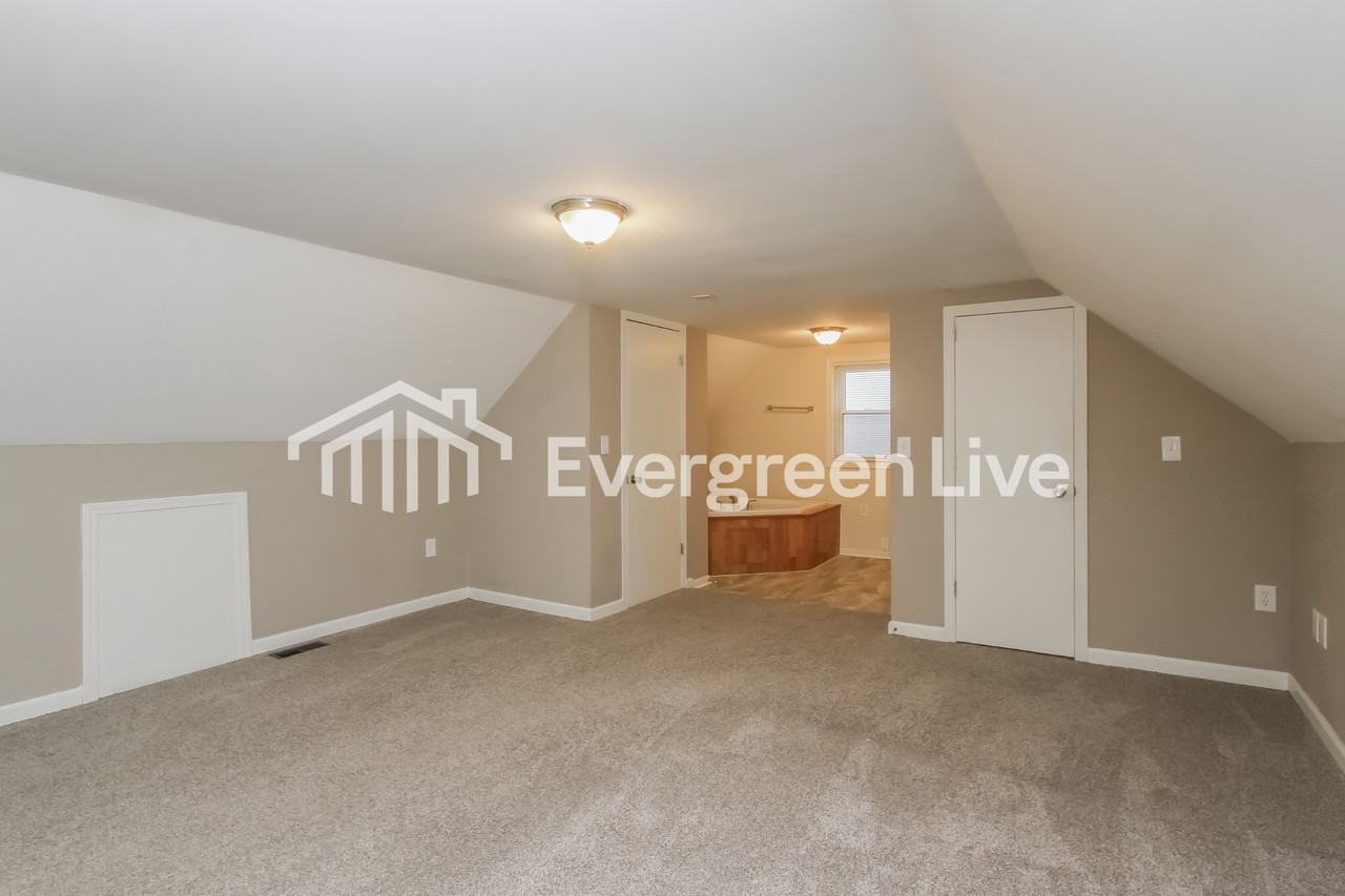 605 S Mickley Ave - Photo 7 of 15