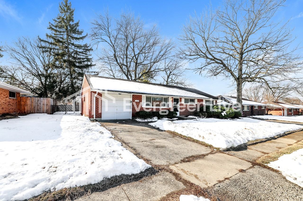 2162 Burnside Dr - Photo 2 of 15