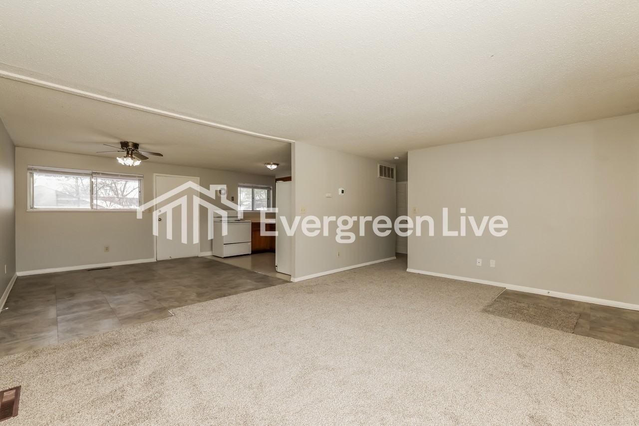 2162 Burnside Dr - Photo 3 of 15