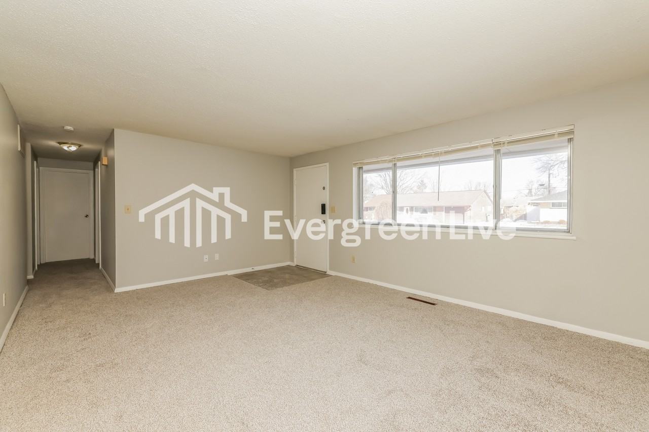 2162 Burnside Dr - Photo 5 of 15