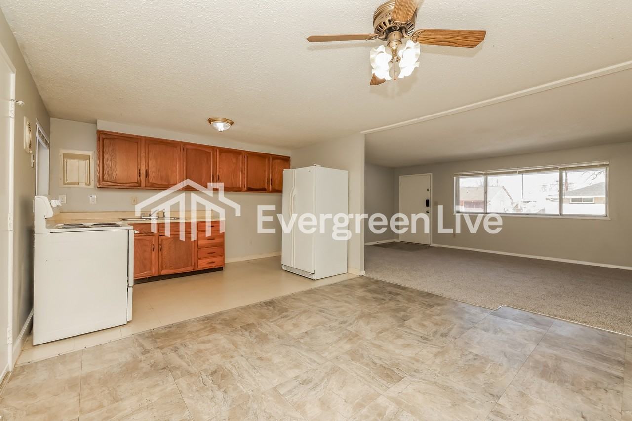 2162 Burnside Dr - Photo 7 of 15