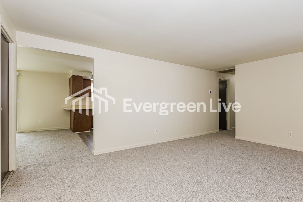 6514 Longford Rd - Photo 3 of 15