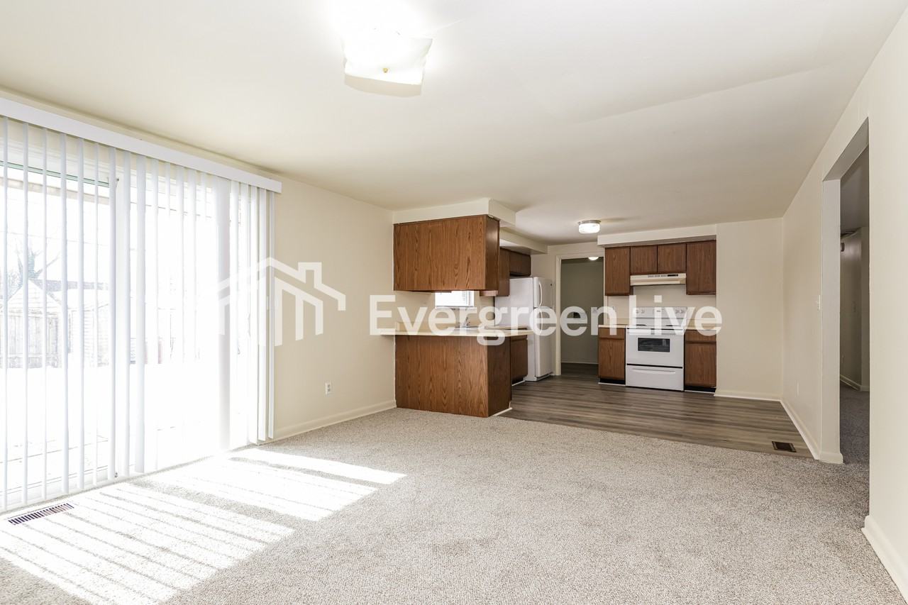 6514 Longford Rd - Photo 5 of 15