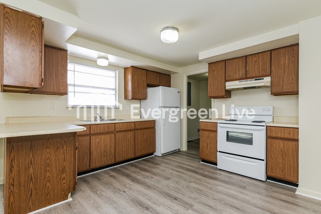 6514 Longford Rd - Photo 7 of 15