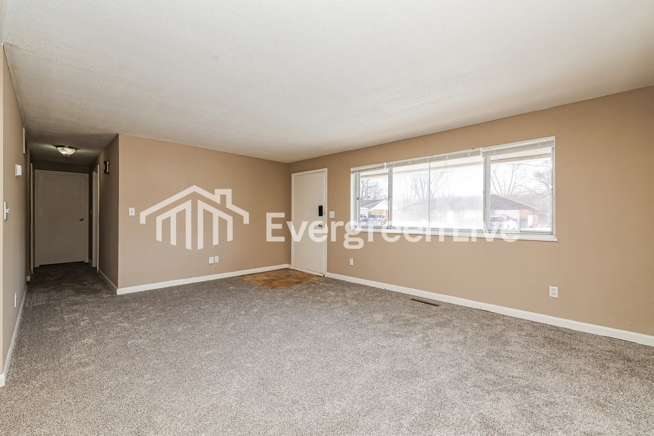 4795 Rolling St - Photo 5 of 15