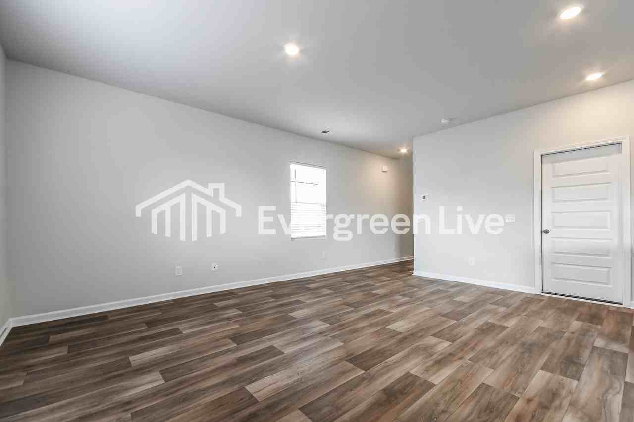 376 Pine Crest View Dr - Photo 5 of 16