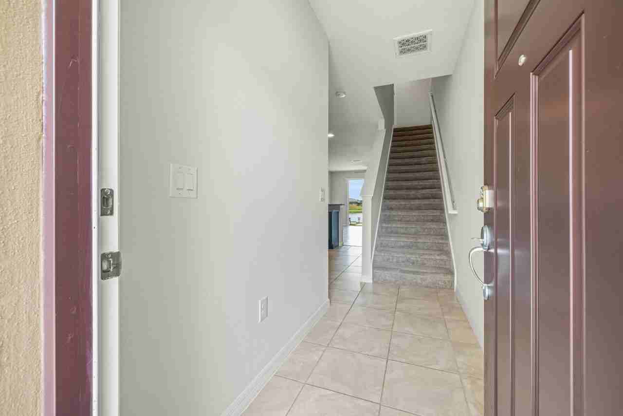 9210 Hillcroft Drive - 9210 Hillcroft Drive Riverview, FL 33578 - Photo 4 of 20