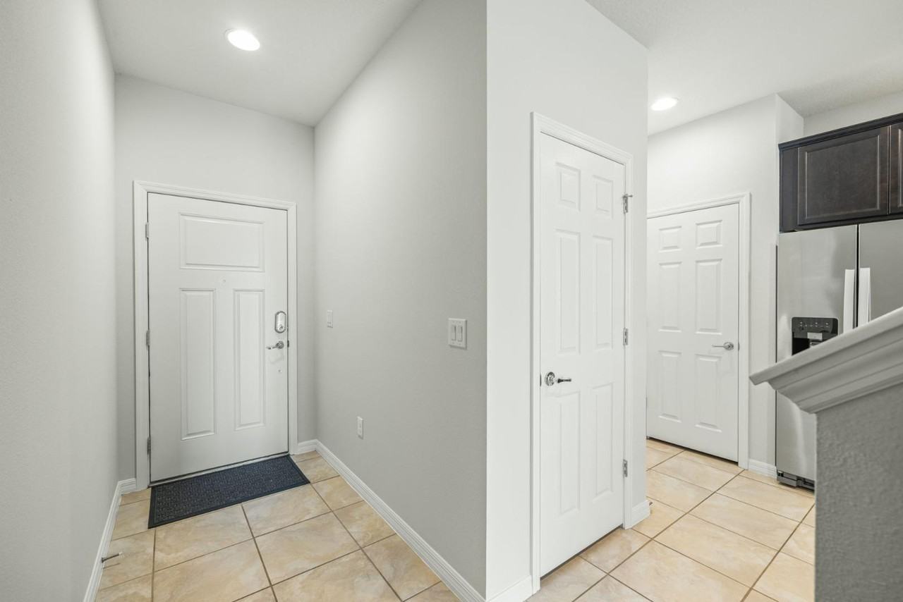 9210 Hillcroft Drive - 9210 Hillcroft Drive Riverview, FL 33578 - Photo 6 of 20