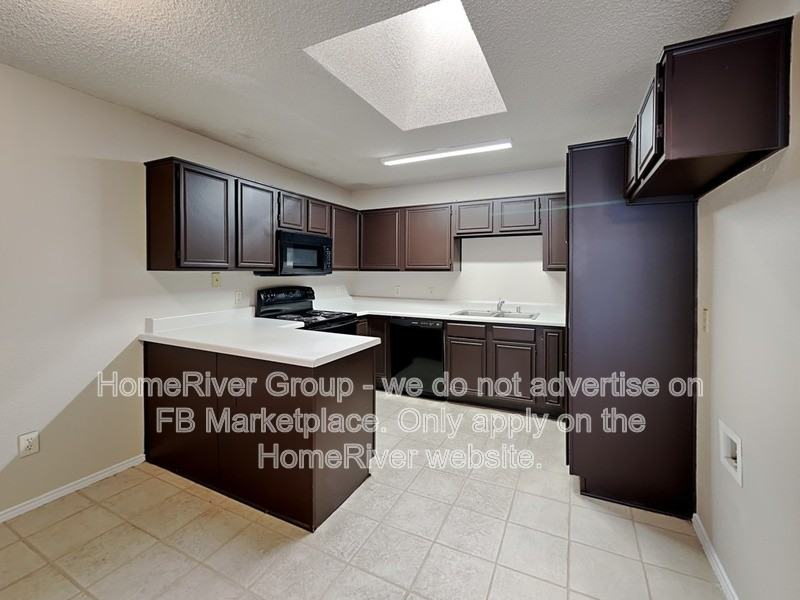 7929 Gardengate Ln - Photo 7 of 25