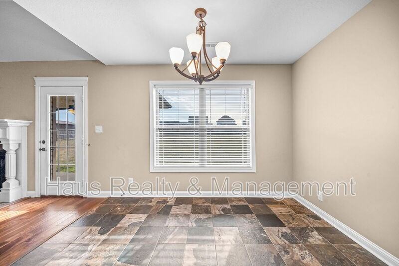 1725 Autumnwood Blvd - Photo 6 of 32