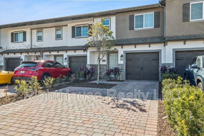 141 Cape Honeysuckle Pl - Photo 3 of 20