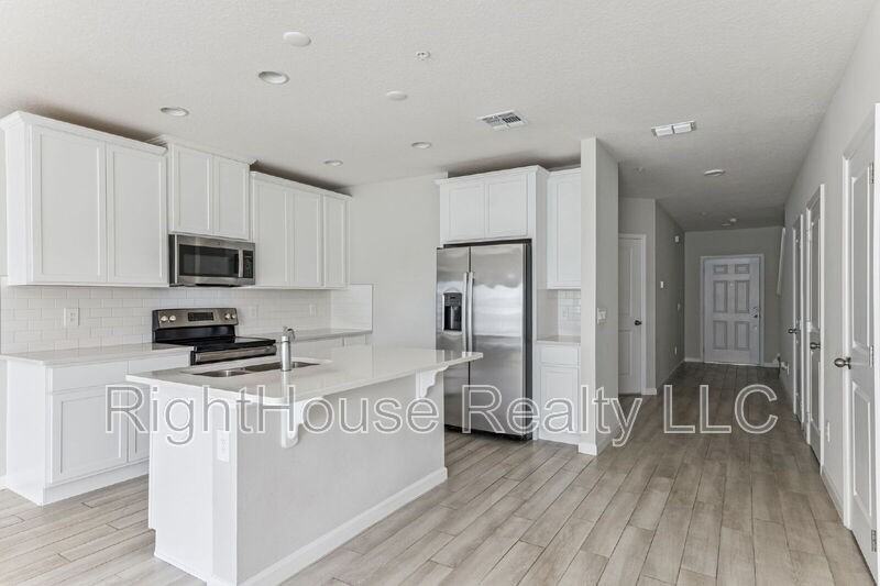 141 Cape Honeysuckle Pl - Photo 7 of 20