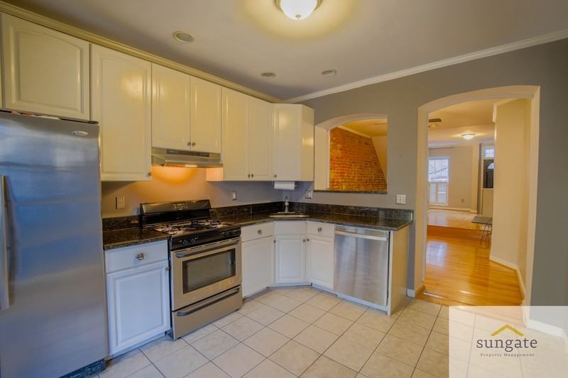 615 S Glover St - Photo 2 of 46