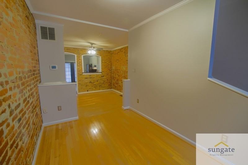 615 S Glover St - Photo 3 of 46