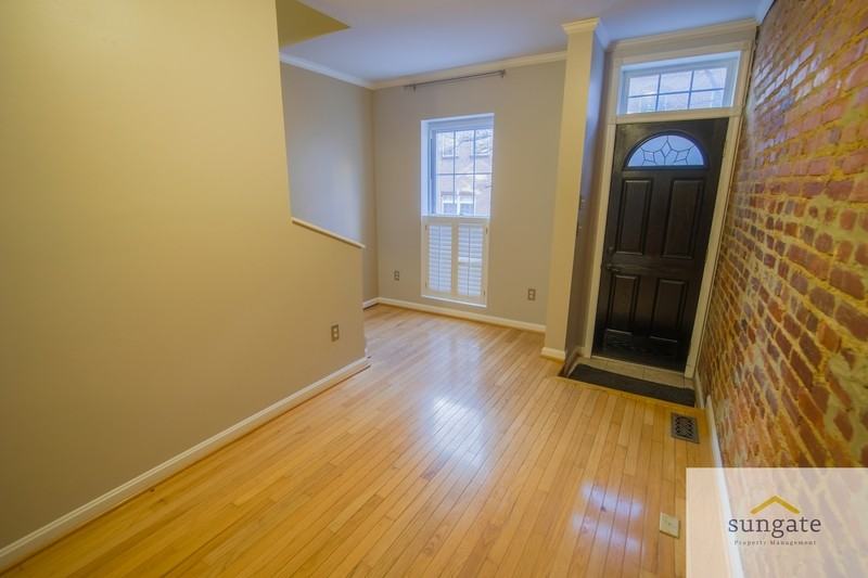 615 S Glover St - Photo 4 of 46