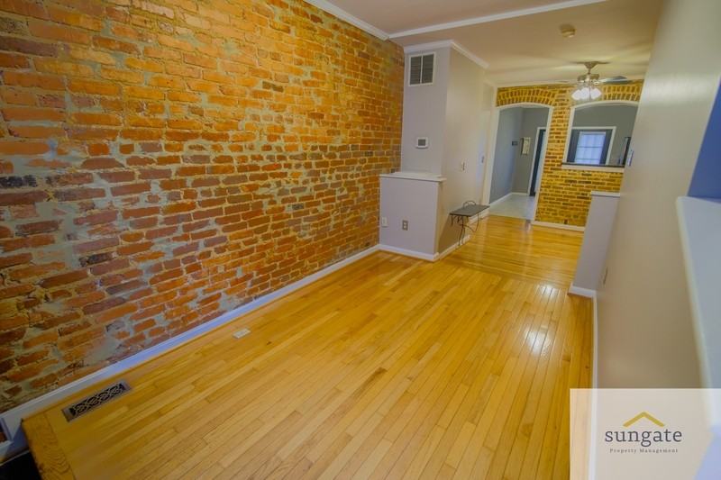 615 S Glover St - Photo 7 of 46