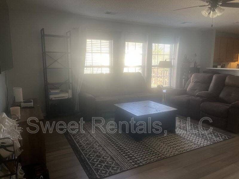 343 Briarbend Rd - Photo 6 of 35